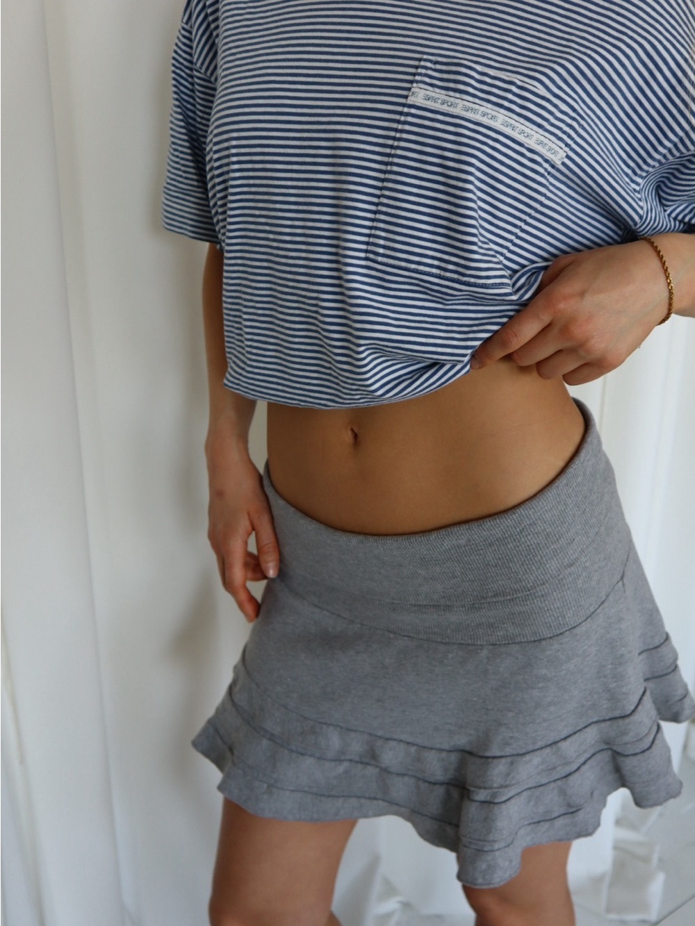 Vintage Y2K women’s mini ruffle skirt